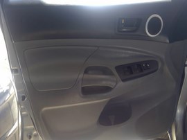 2014 TOYOTA TACOMA, SILVER, PRE-RUNNER, CREW CAB, 4.0L, AT, 2WD.  Z26462